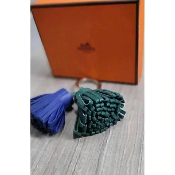 Hermes Carmen Uno-Dos Double-Tassel Keychain Electric Blue and Malachite Green - Picture 3 of 6